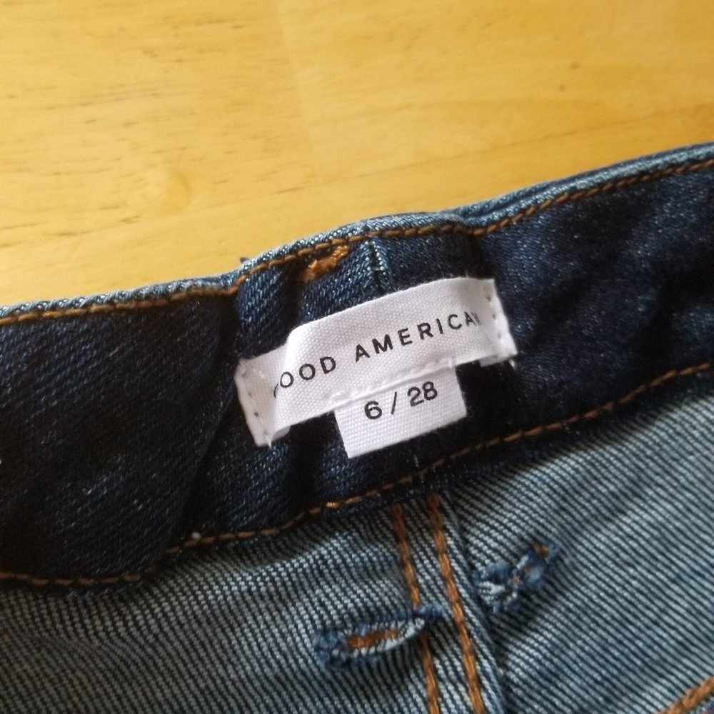 Good American Good Waist Chewed Back Pockets Jeans - Picture 8 of 16